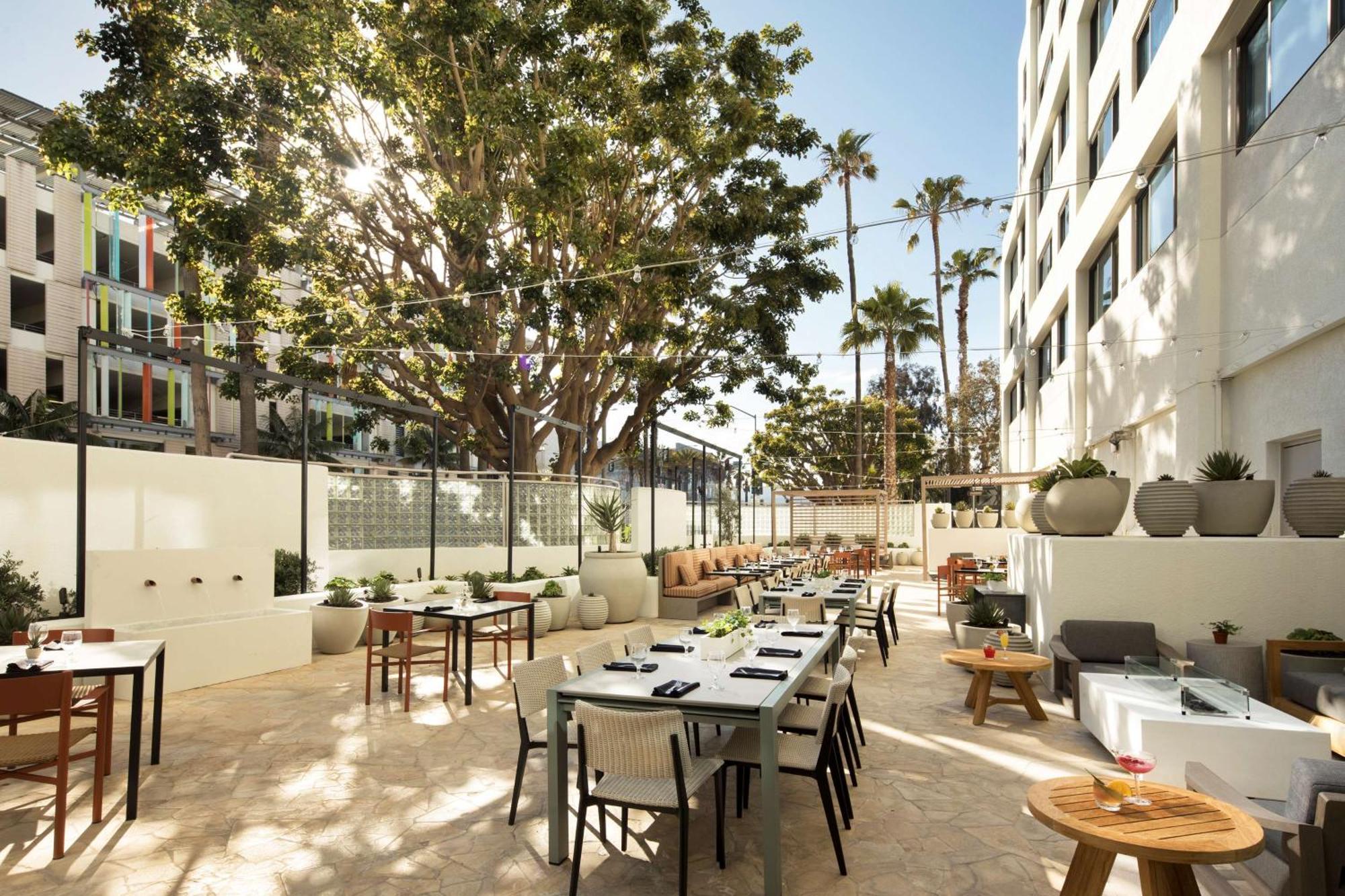 Hilton Santa Monica Hotel Los Angeles Bagian luar foto